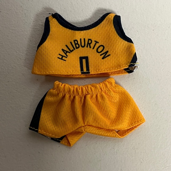 Indiana Pacers 0 Jersey Sneakers 3 Piece Outfit For Labubu Basketball Yellow - Picture 3 of 10